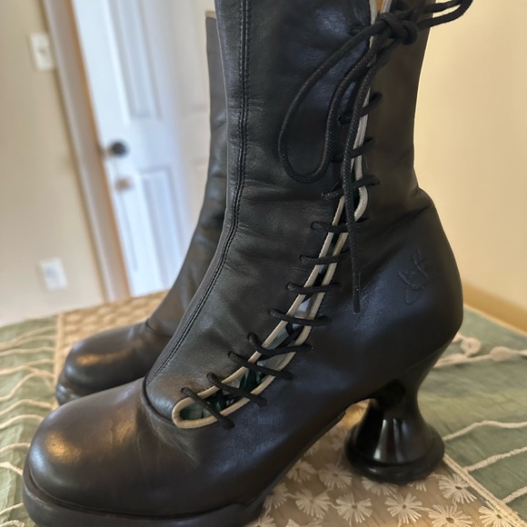 Fluevog Mini Lover boots!! - Picture 4 of 5